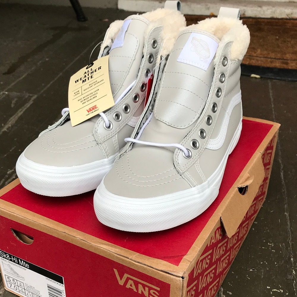 *NWT* VANS All-Weather Sk8-HI MTE, Silver